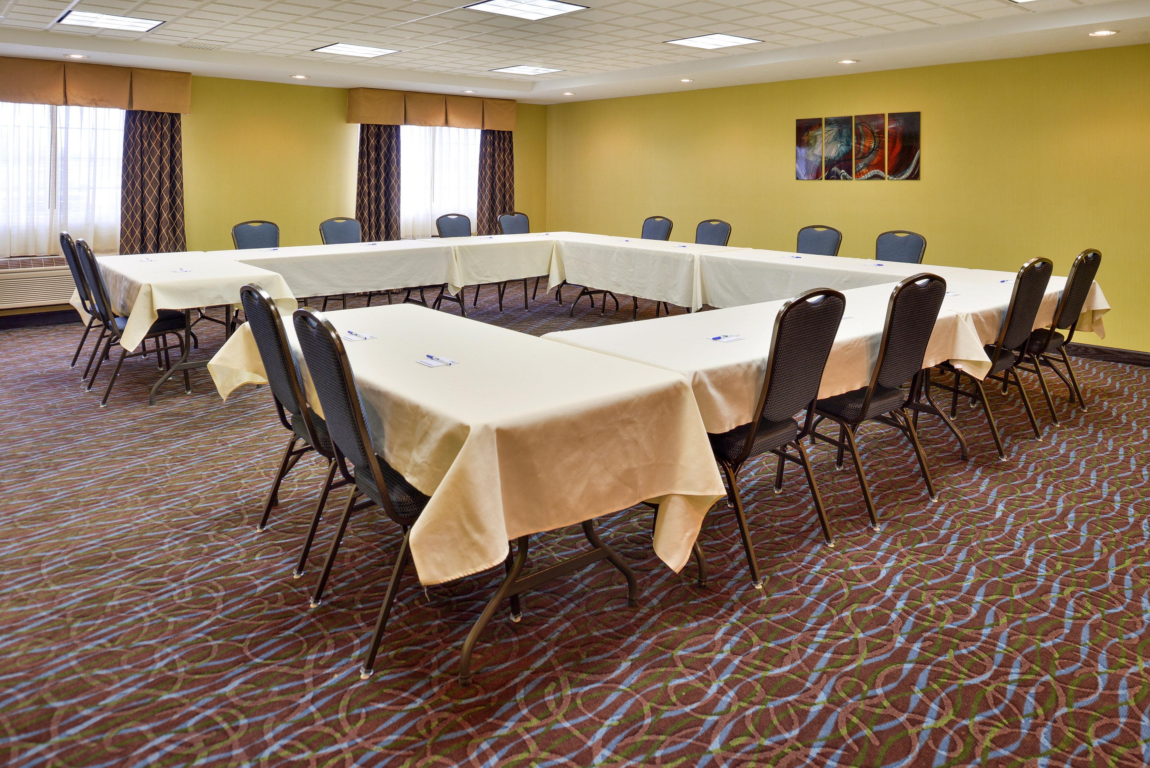 Holiday Inn Express Hotel & Suites Charlotte By Ihg Exterior photo