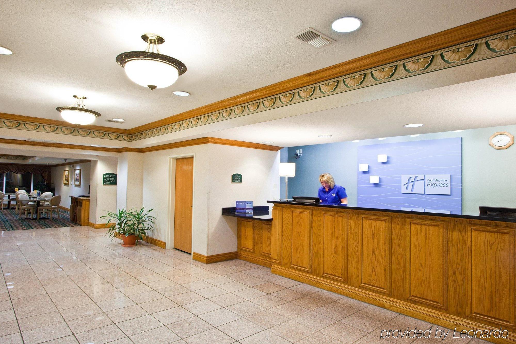 Holiday Inn Express Hotel & Suites Charlotte By Ihg Interior photo